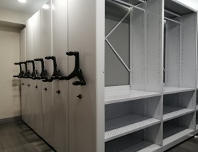 Стеллажи серии Л в гардеробной