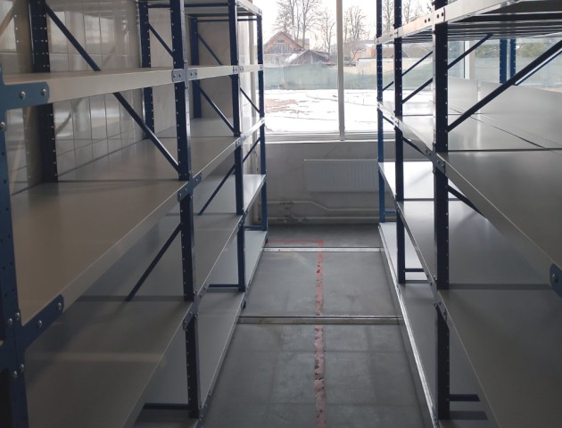 Среднегрузовые передвижные стеллажи