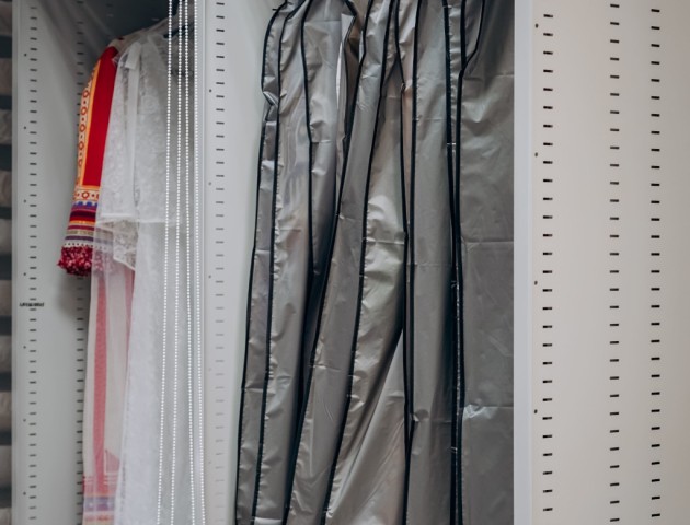 Стеллажи для хранения исторических костюмов