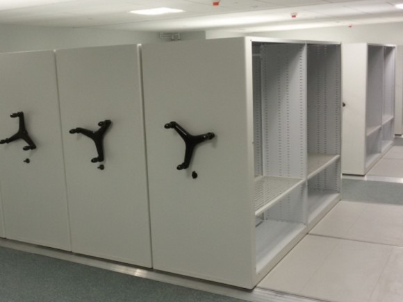 Сетчатые полки для одежды